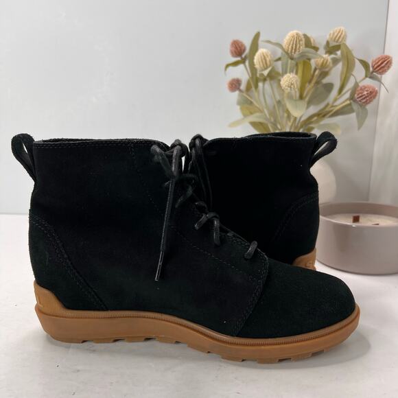 Sorel Evie II Lace Bootie Waterproof Suede Wedge Black, Gum Women's 8 Tried On - Picture 7 of 9